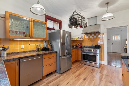 1752 4Th Avenue E, Vancouver, BC 