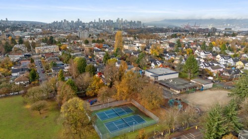 1752 4Th Avenue E, Vancouver, BC 