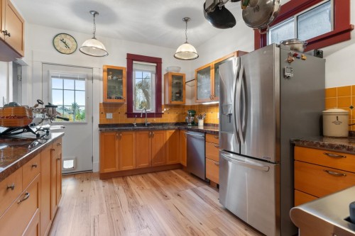 1752 4Th Avenue E, Vancouver, BC 