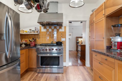 1752 4Th Avenue E, Vancouver, BC 