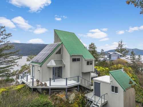 28 Passage Island  Vancouver, BC V7W 1V7