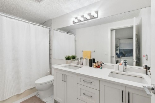 4418 Yew Street, Vancouver, BC 