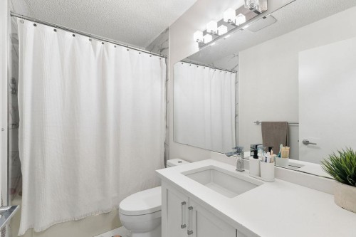 4418 Yew Street, Vancouver, BC 