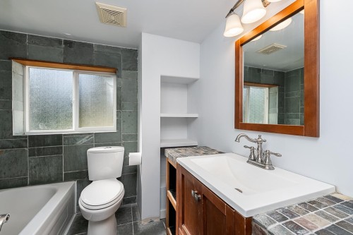 1126 Kings Avenue, West Vancouver, BC 