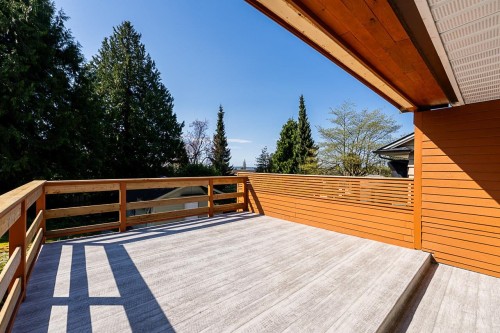 1126 Kings Avenue, West Vancouver, BC 