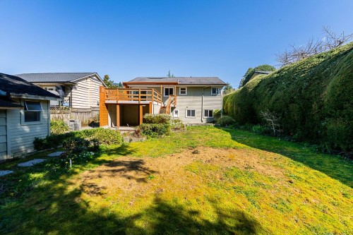 1126 Kings Avenue, West Vancouver, BC 