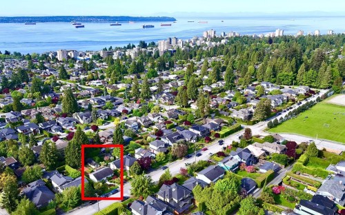 1126 Kings Avenue, West Vancouver, BC 