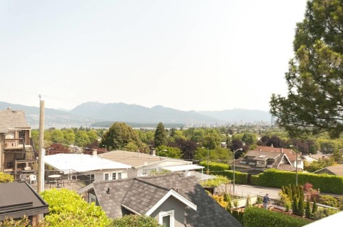 3631 15Th Avenue W, Vancouver, BC 