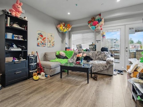 2412 Dundas Street, Vancouver, BC 