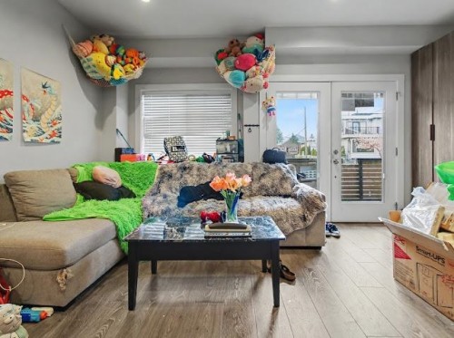 2412 Dundas Street, Vancouver, BC 