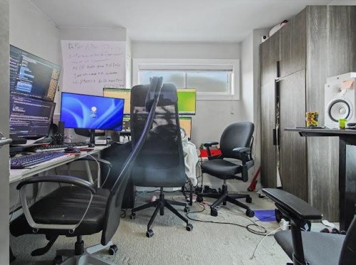 2412 Dundas Street, Vancouver, BC 