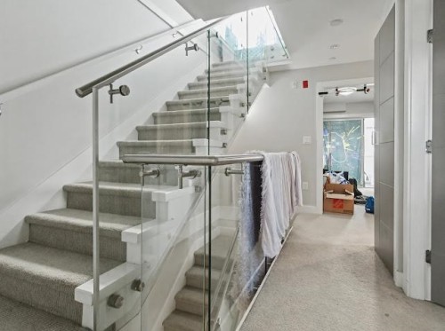 2412 Dundas Street, Vancouver, BC 