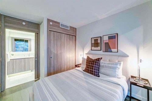 208 1St Avenue W, Vancouver, BC 