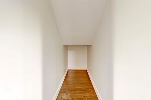 208 1St Avenue W, Vancouver, BC 