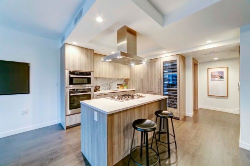 208 1St Avenue W, Vancouver, BC 