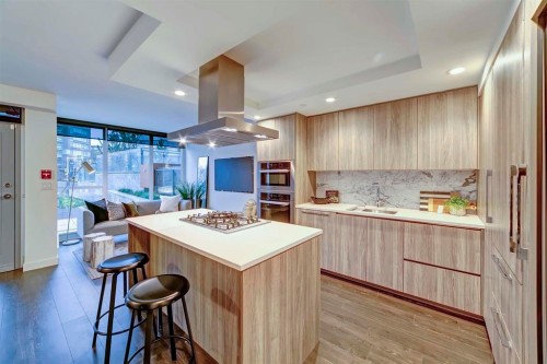 208 1St Avenue W, Vancouver, BC 