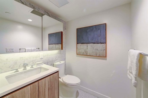 208 1St Avenue W, Vancouver, BC 