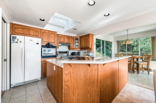 4815 Headland Close, West Vancouver, BC 