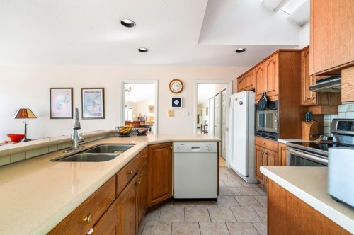 4815 Headland Close, West Vancouver, BC 