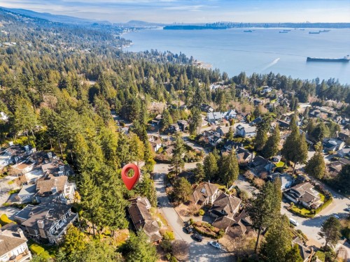 4815 Headland Close, West Vancouver, BC 