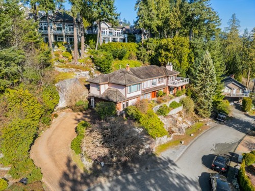4815 Headland Close, West Vancouver, BC 