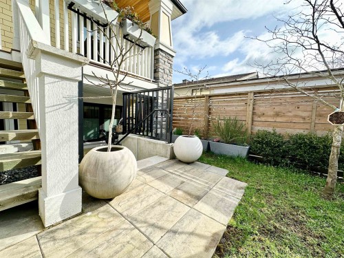 1672 15Th Avenue E, Vancouver, BC 