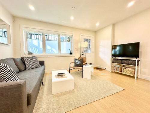 1672 15Th Avenue E, Vancouver, BC 