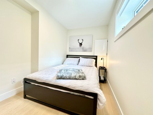 1672 15Th Avenue E, Vancouver, BC 