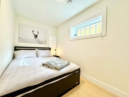 1672 15Th Avenue E, Vancouver, BC 