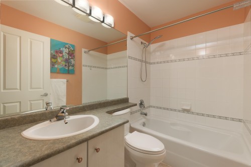 19-8701 16Th Avenue, Burnaby, BC 