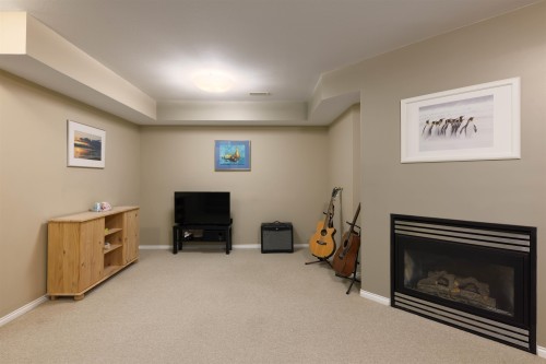 19-8701 16Th Avenue, Burnaby, BC 