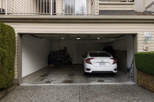 19-8701 16Th Avenue, Burnaby, BC 