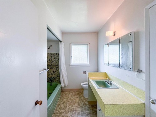 4922 Queensland Road, Vancouver, BC 