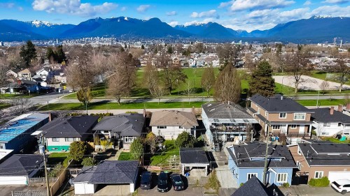 2630 1St Avenue E, Vancouver, BC 