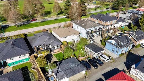 2630 1St Avenue E, Vancouver, BC 