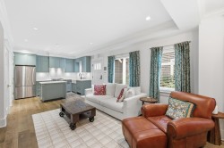 3176 Burrard Street  Vancouver, BC V6J 2L9