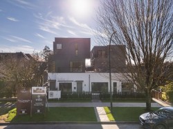 1-950 57th Avenue W Vancouver, BC V6P 1S3