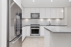 121-2651 Library Lane  North Vancouver, BC V7J 0C1