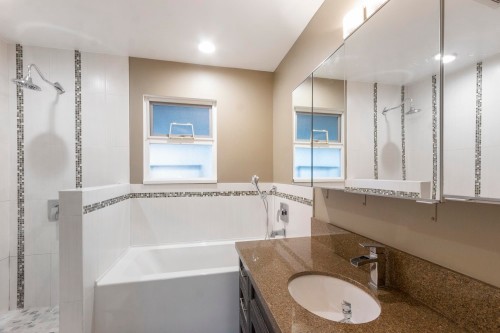 5745 Laurel Street, Burnaby, BC 