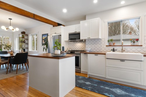 2156 Pender Street E, Vancouver, BC 