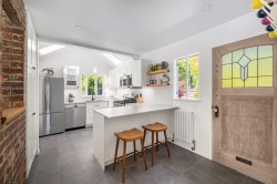 3841 Lonsdale Avenue  North Vancouver, BC V7N 3K8