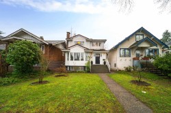 3528 10th Avenue W Vancouver, BC V6R 2G1