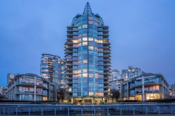 2005-1328 Marinaside Crescent  Vancouver, BC V6Z 3B3