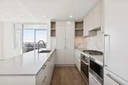 2501-6468 Willingdon Avenue  Burnaby, BC V5H 0L3