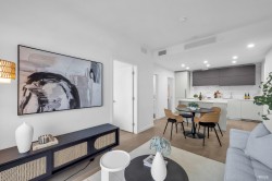 708-8415 Granville Street  Vancouver, BC V6P 0M2