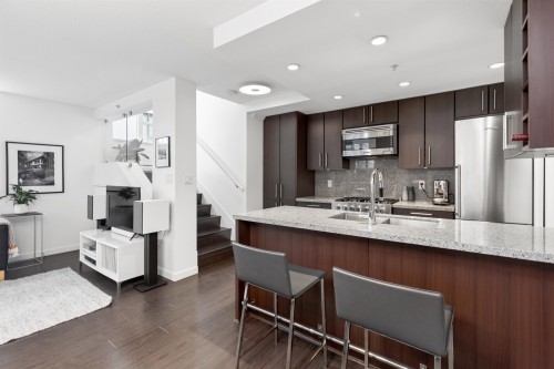 156 1St Avenue W, Vancouver, BC 