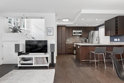 156 1St Avenue W, Vancouver, BC 