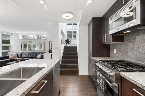 156 1St Avenue W, Vancouver, BC 