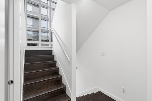 156 1St Avenue W, Vancouver, BC 