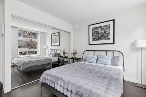 156 1St Avenue W, Vancouver, BC 